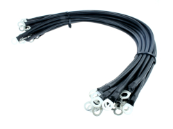 Silový propojovací kabel k propojení baterií. Průřez 25mm2,zatížitelnost 150A, 0,75m černý